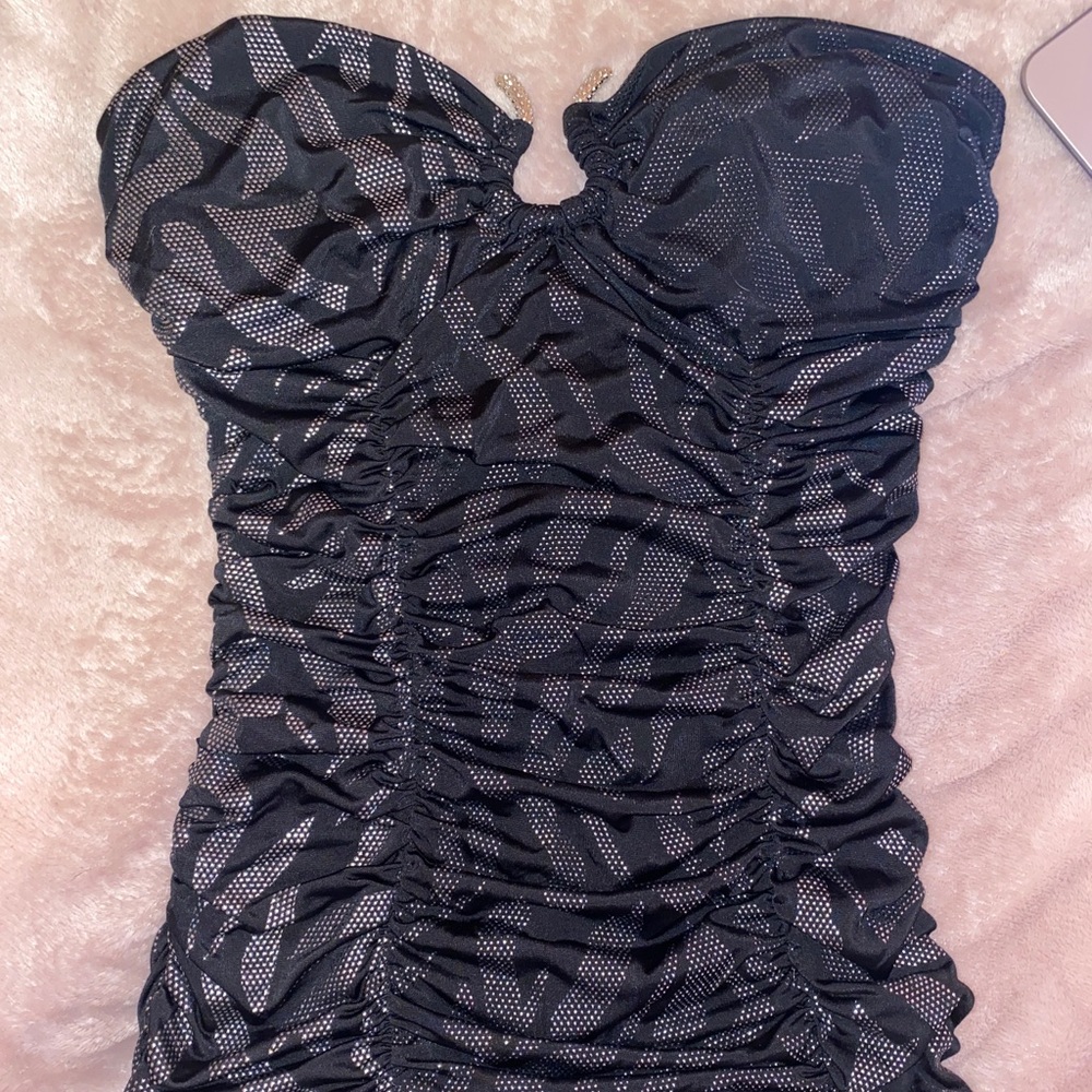 Women’s Strapless Top